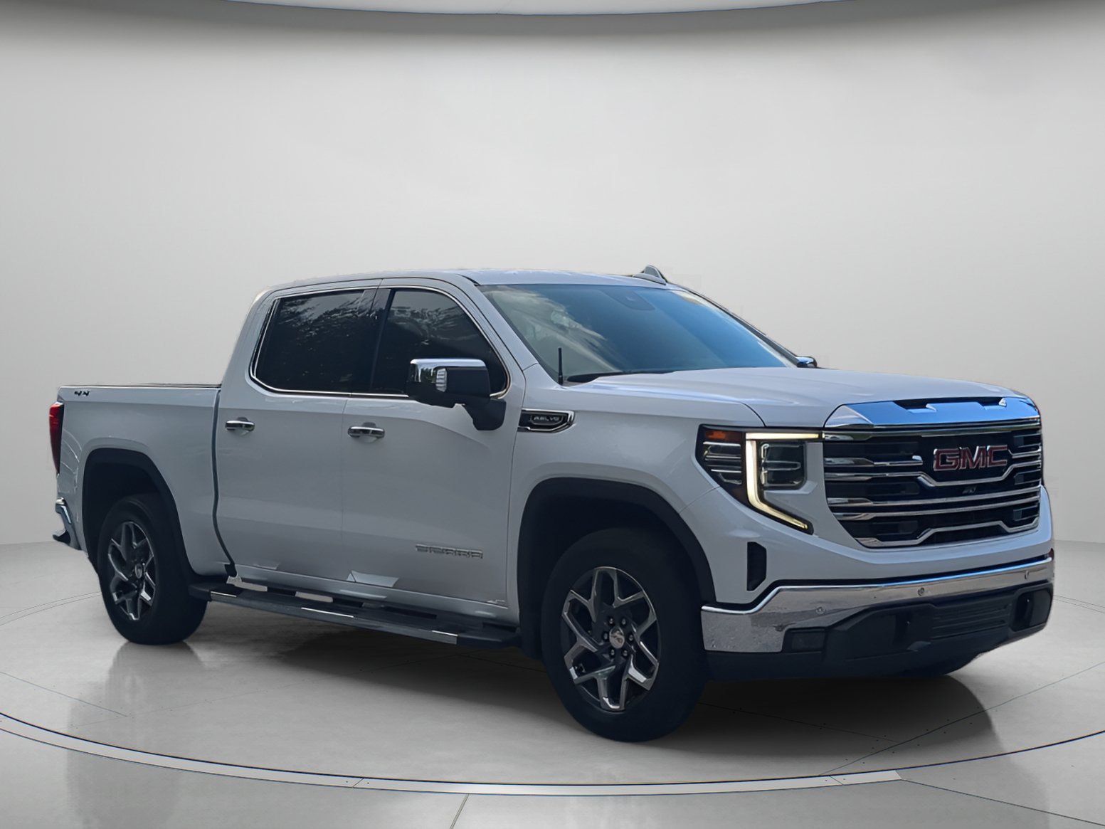 Used 2022 GMC Sierra 1500 SLT w/ SLT Premium Package AWD/4WD image 38