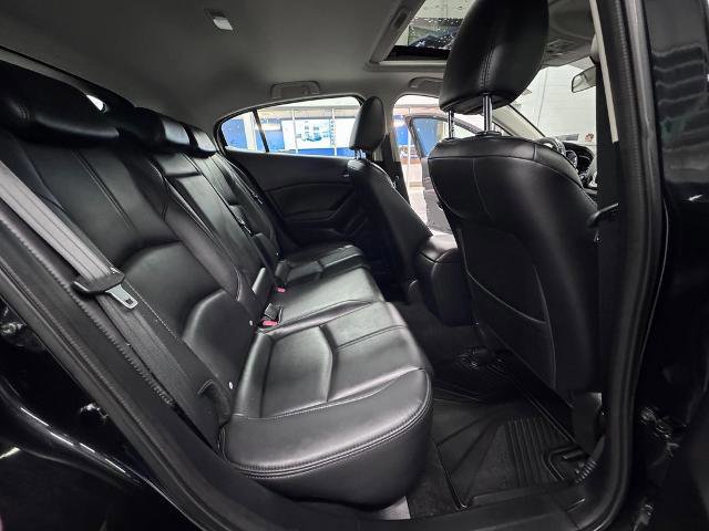 Used 2018 MAZDA MAZDA3 Touring image 29
