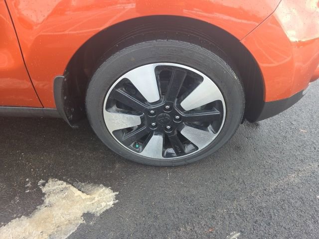 Used 2019 Kia Soul + image 8