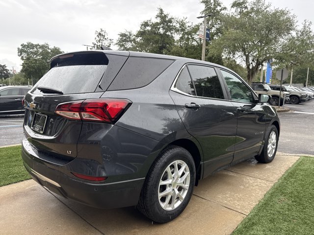 Used 2022 Chevrolet Equinox LT FWD image 2