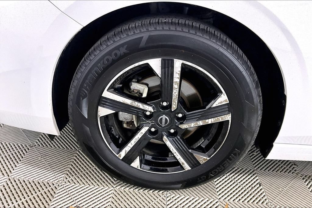 Used 2025 Nissan Sentra SV FWD image 7