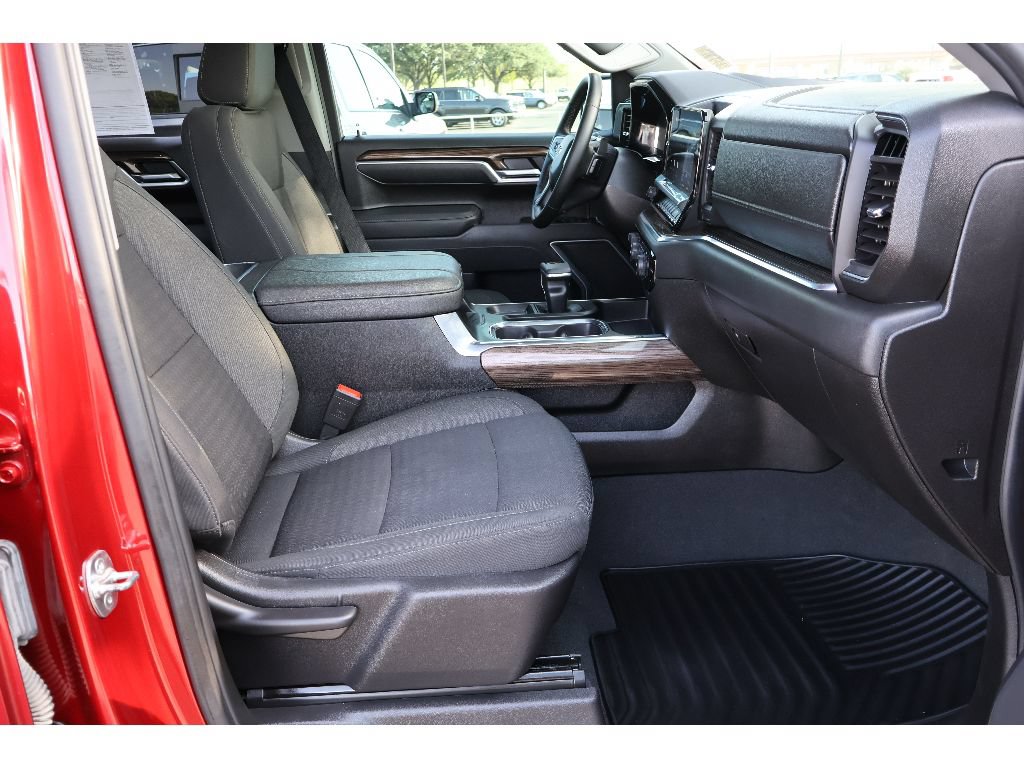 Used 2025 Chevrolet Silverado 1500 RST w/ LPO, Dark Essentials Package AWD/4WD image 21