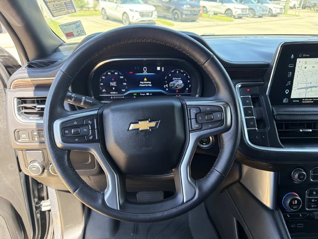 Used 2023 Chevrolet Suburban LT w/ Luxury Package RWD image 25