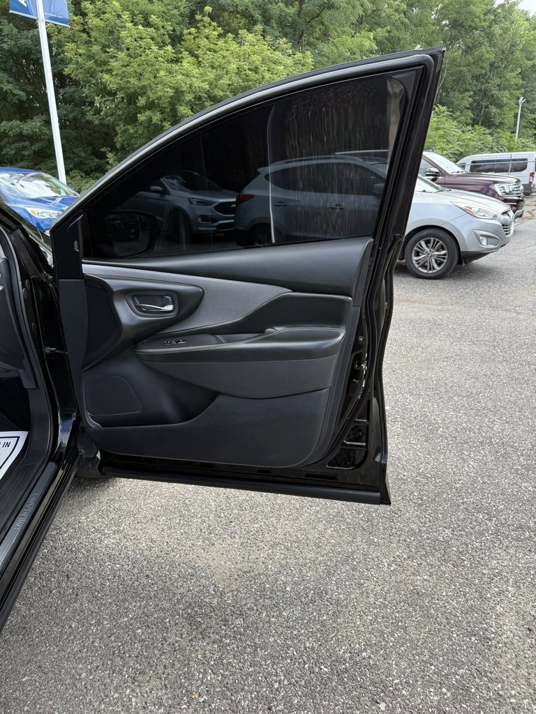 Used 2020 Nissan Murano SV w/ Premium Package image 19