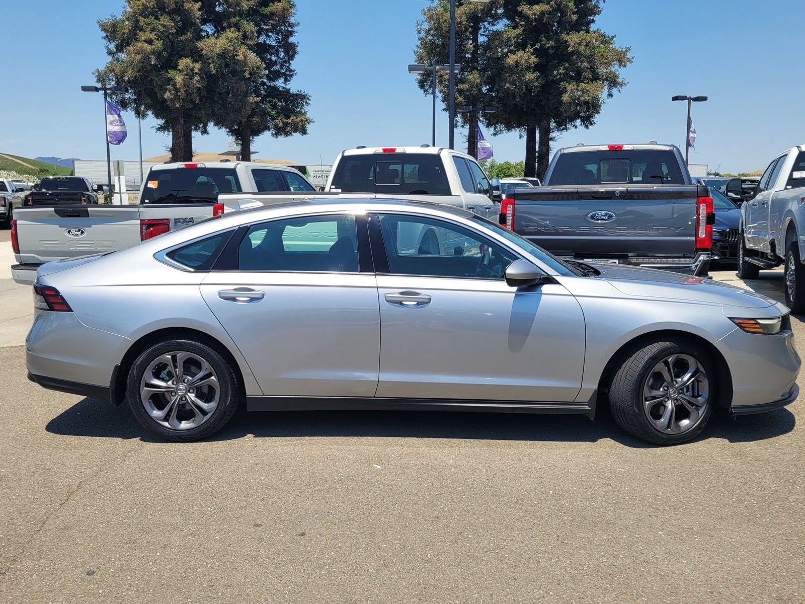 Used 2023 Honda Accord EX image 3