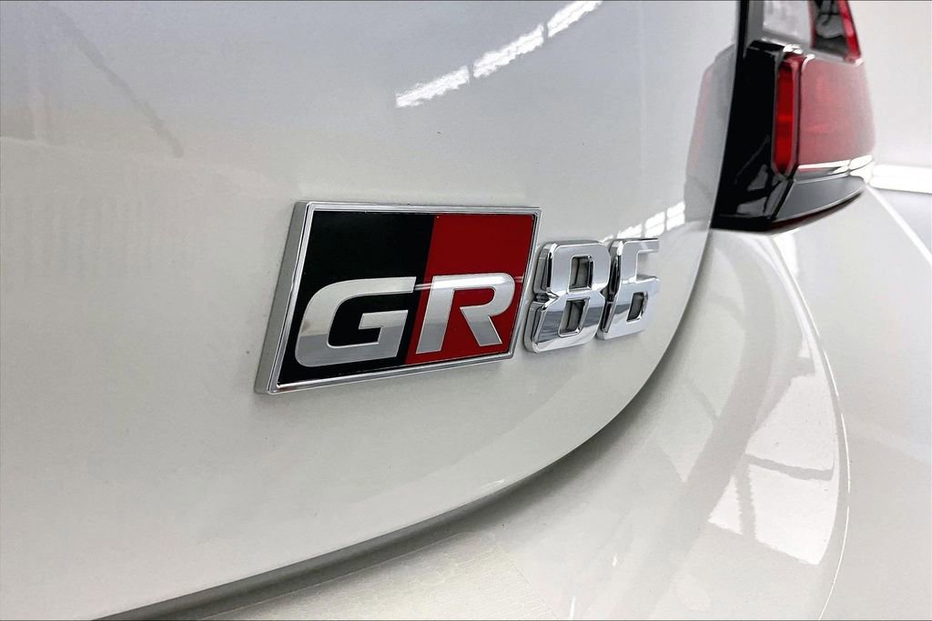 Used 2024 Toyota GR86 Premium image 10