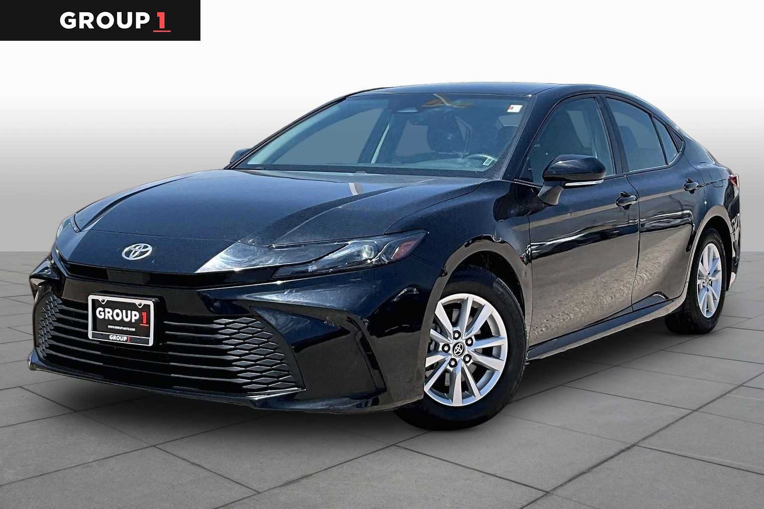 Used 2025 Toyota Camry LE FWD image 1