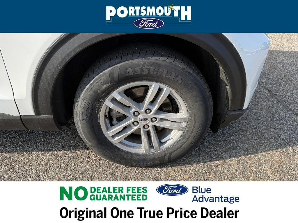 Certified 2024 Ford Explorer XLT w/ Equipment Group 202A image 33