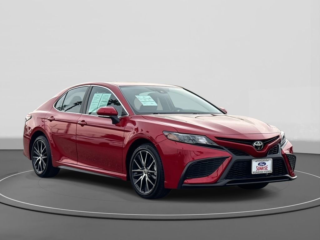 Used 2023 Toyota Camry SE image 5