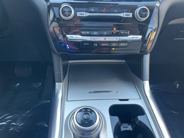 Certified 2023 Ford Explorer Limited w/ Limited Technology Package AWD/4WD image 35
