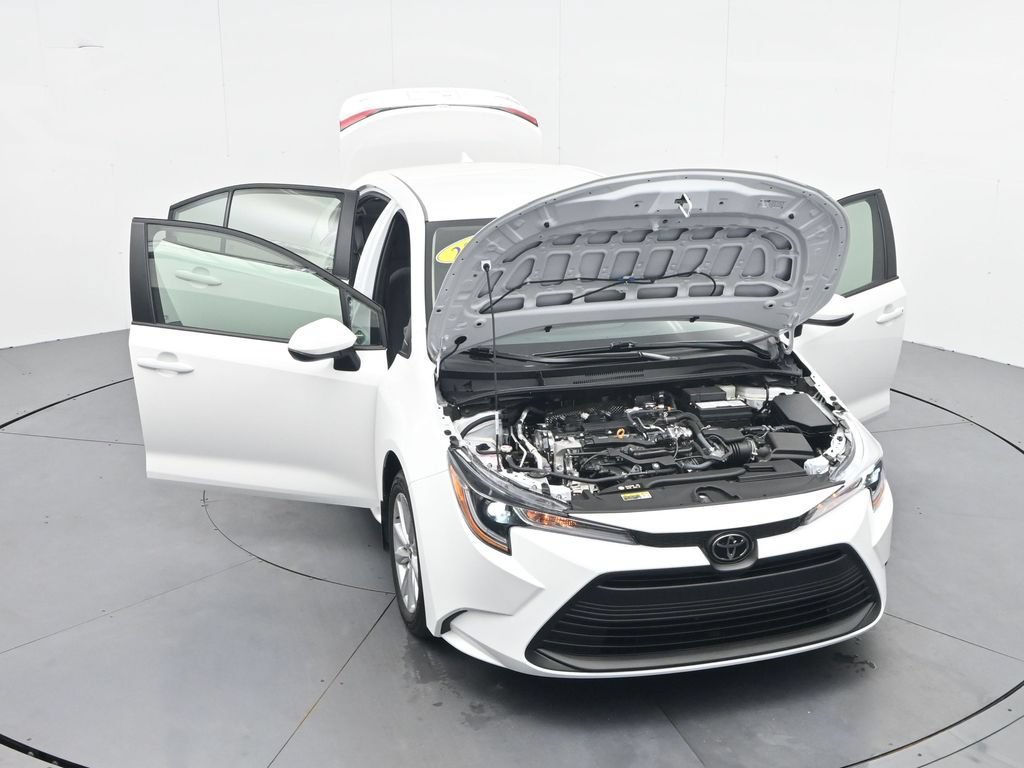 Used 2025 Toyota Corolla LE w/ LE Premium Package FWD image 39