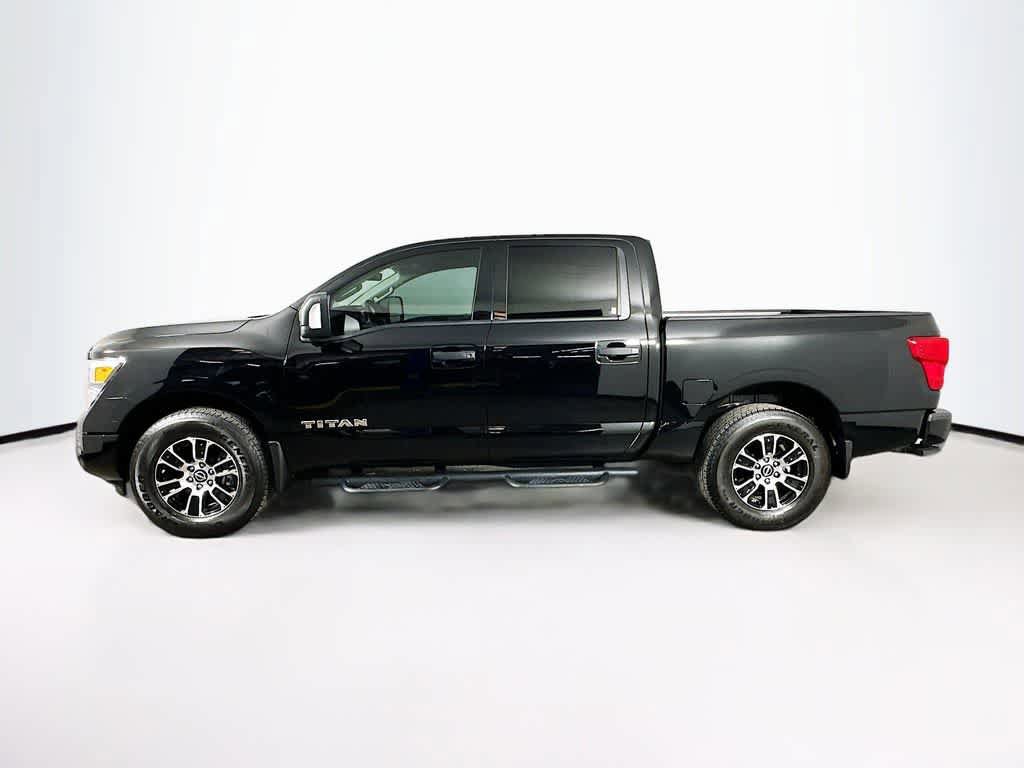 Used 2024 Nissan Titan SV w/ SV Convenience Package AWD/4WD image 3