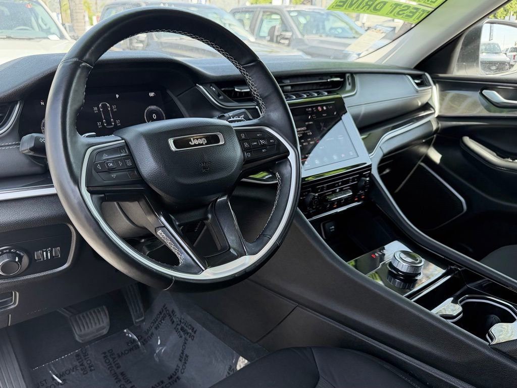 Used 2022 Jeep Grand Cherokee L Laredo w/ Luxury Tech Group I image 27