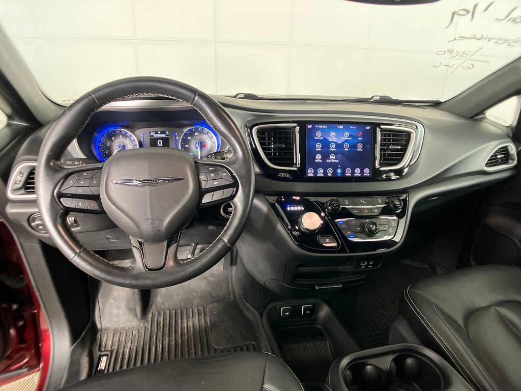 Used 2020 Chrysler Pacifica Touring w/ S Appearance Package image 12