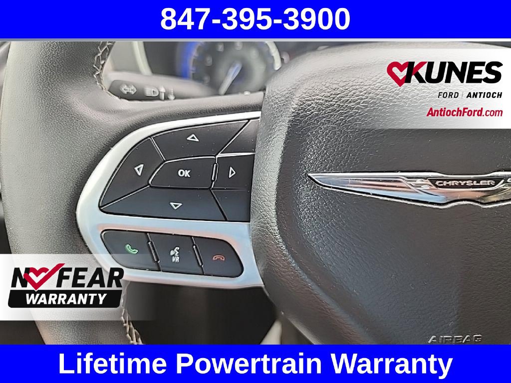 Used 2025 Chrysler Pacifica Select FWD image 31