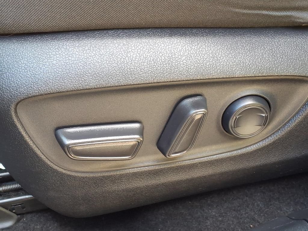 Used 2023 Toyota RAV4 XLE AWD/4WD image 15