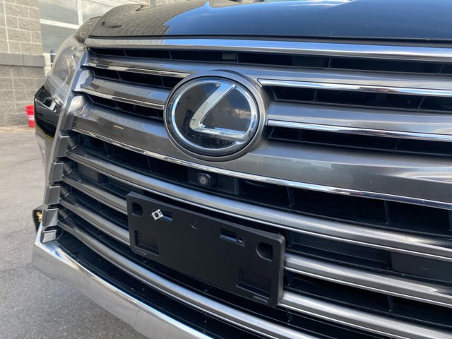 Used 2017 Lexus LX 570 4WD w/ Luxury Package image 20