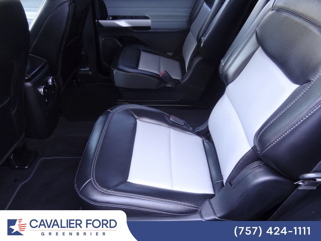Certified 2022 Ford Explorer XLT w/ Equipment Group 202A RWD image 7