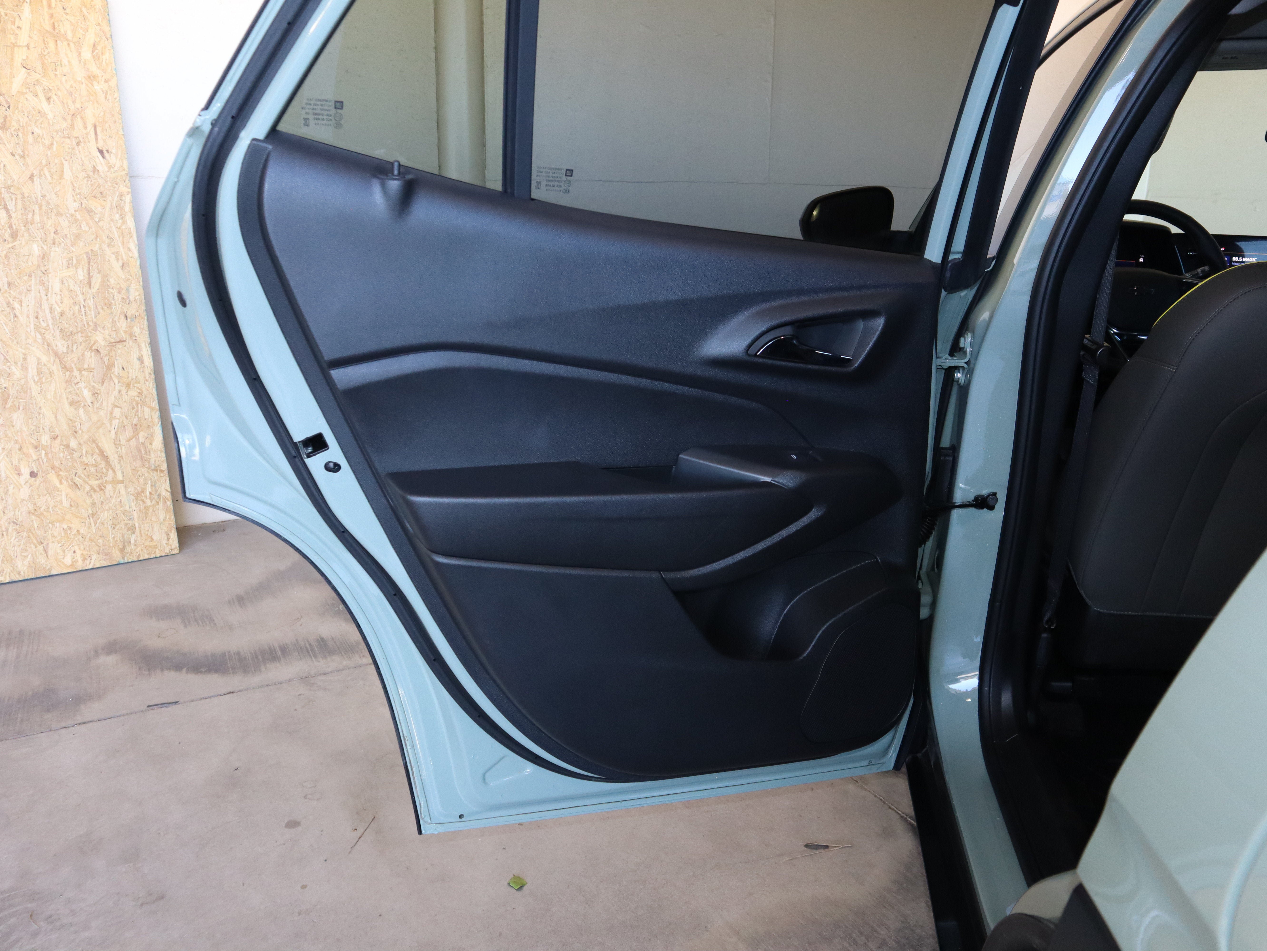 Used 2025 Chevrolet Trax ACTIV w/ Driver Confidence Package FWD image 37