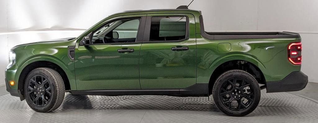 Certified 2025 Ford Maverick XLT w/ XLT Luxury Package AWD/4WD image 5