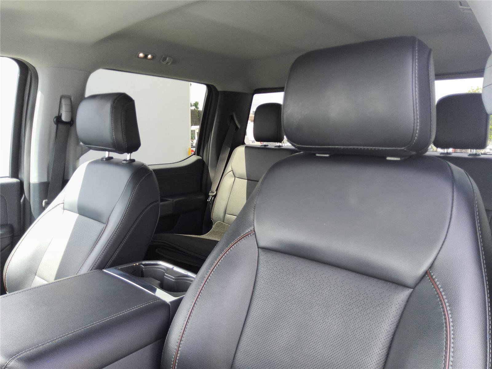 Certified 2024 Ford F350 Lariat w/ Black Appearance Package image 15