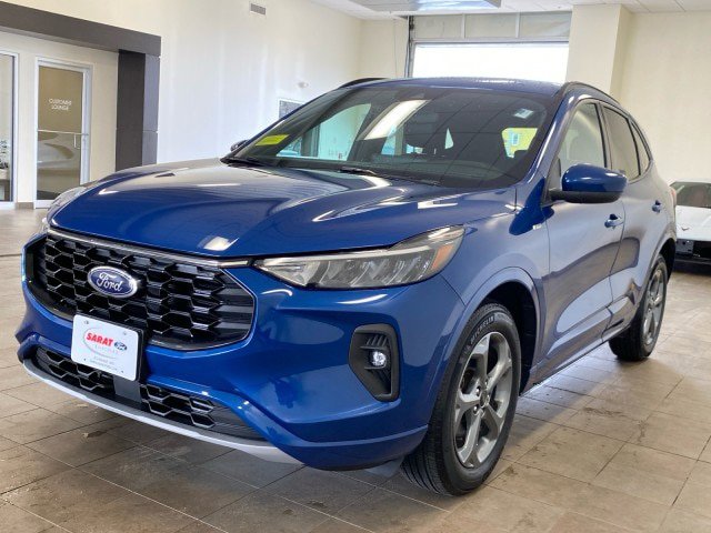 Certified 2023 Ford Escape ST-Line Select AWD/4WD image 4