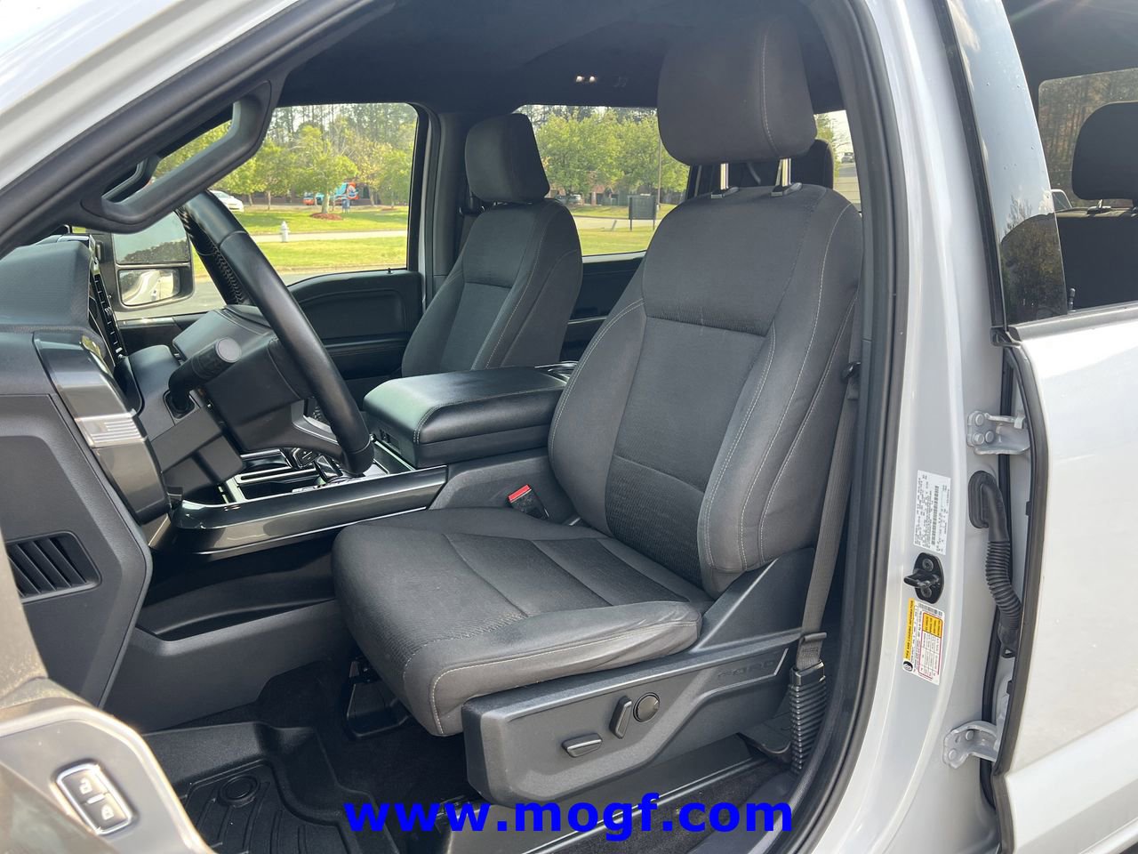 Certified 2022 Ford F150 XLT w/ Equipment Group 302A High image 18