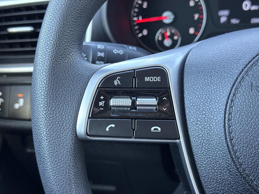 Used 2020 Kia Sorento LX image 10