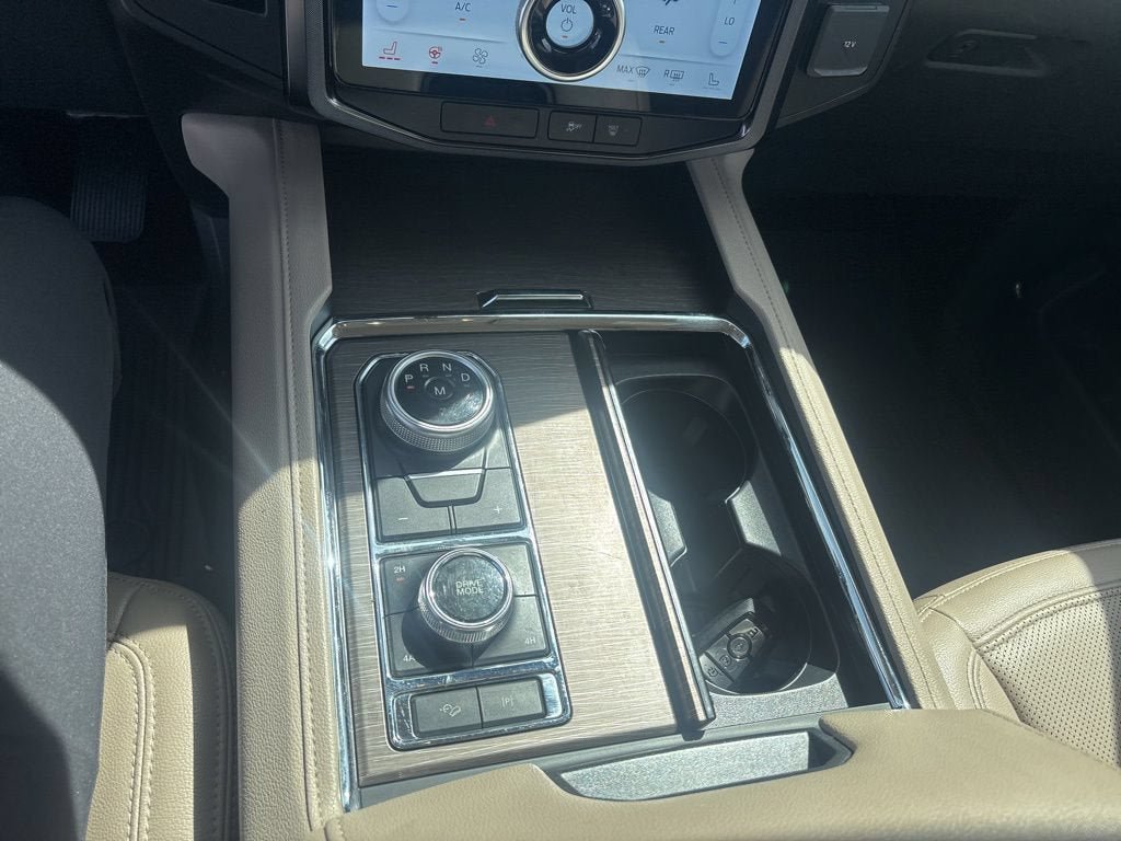 Certified 2022 Ford Expedition Limited AWD/4WD image 3