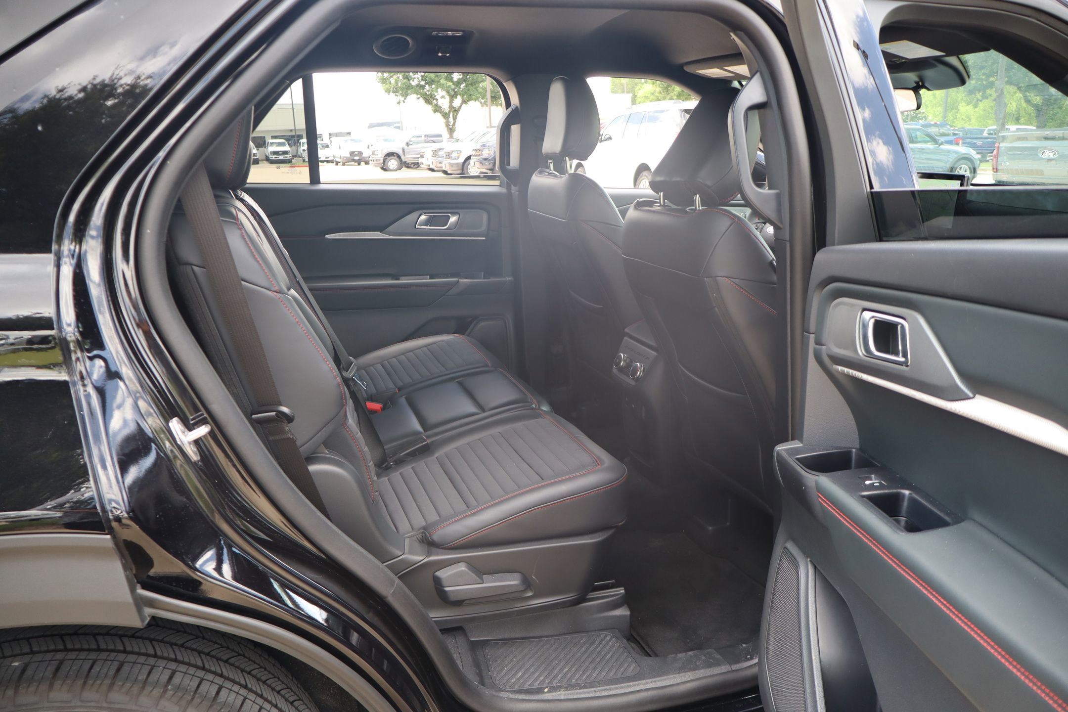Certified 2026 Ford Explorer ST-Line RWD image 29