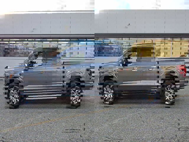 Certified 2025 Ford F150 Lariat w/ Equipment Group 501A Mid image 3