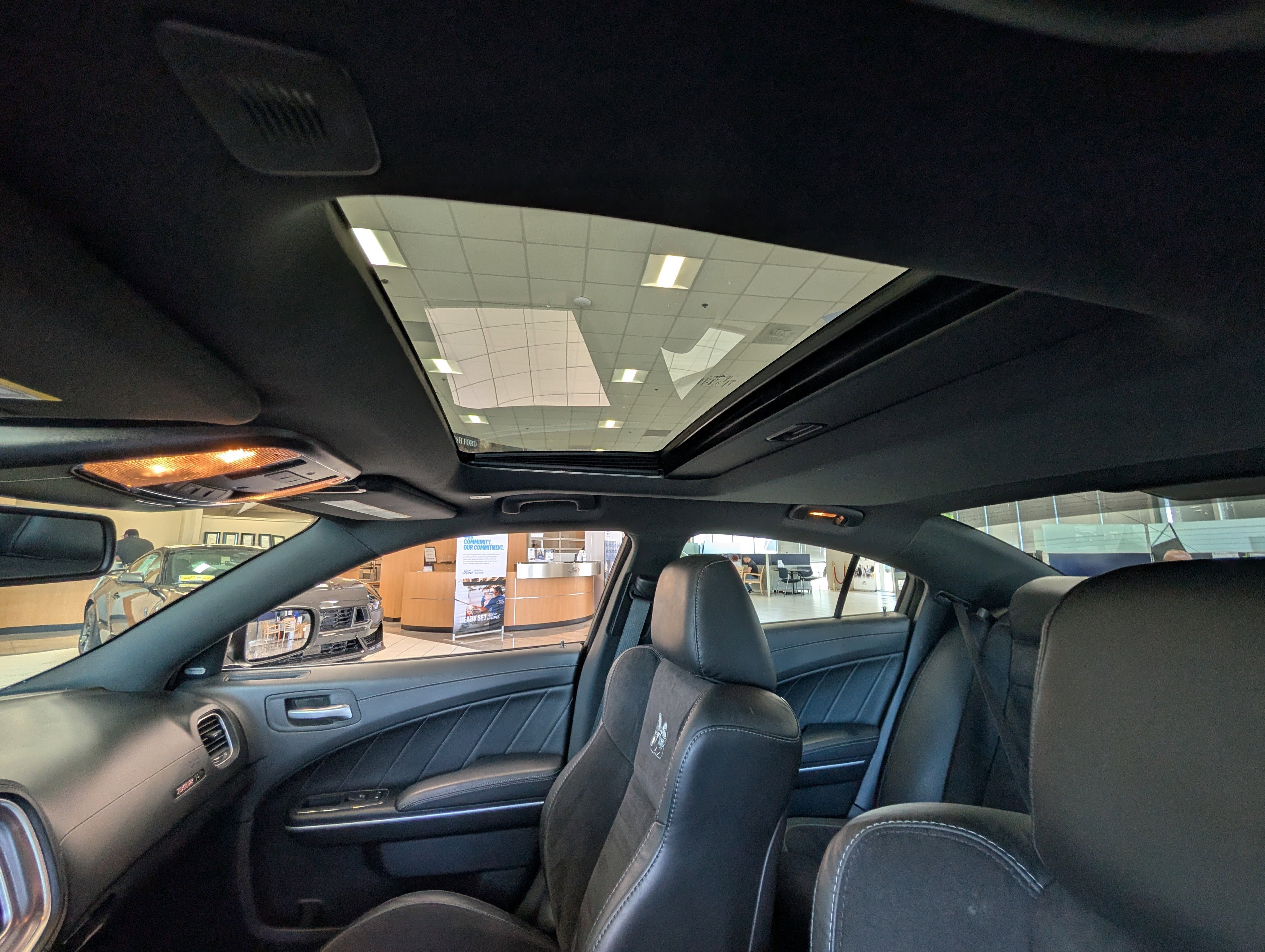 Used 2020 Dodge Charger Scat Pack w/ Plus Group RWD image 17