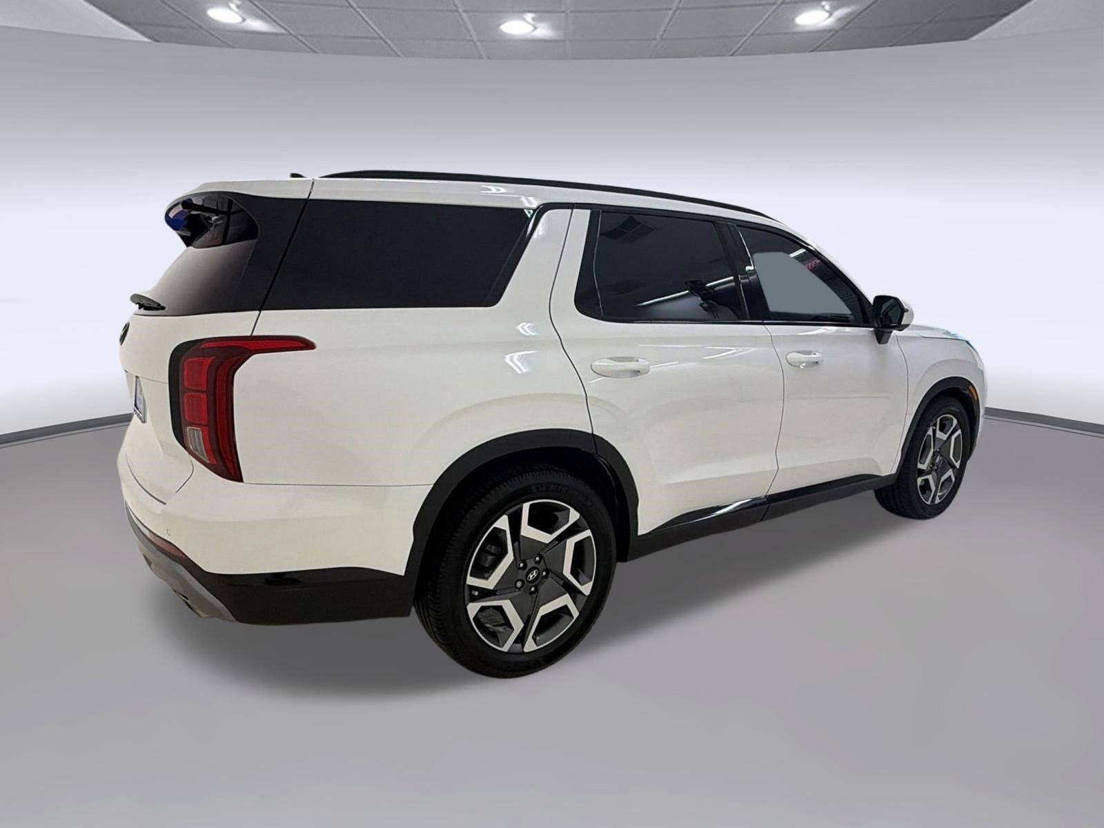 Used 2024 Hyundai Palisade Limited FWD image 9