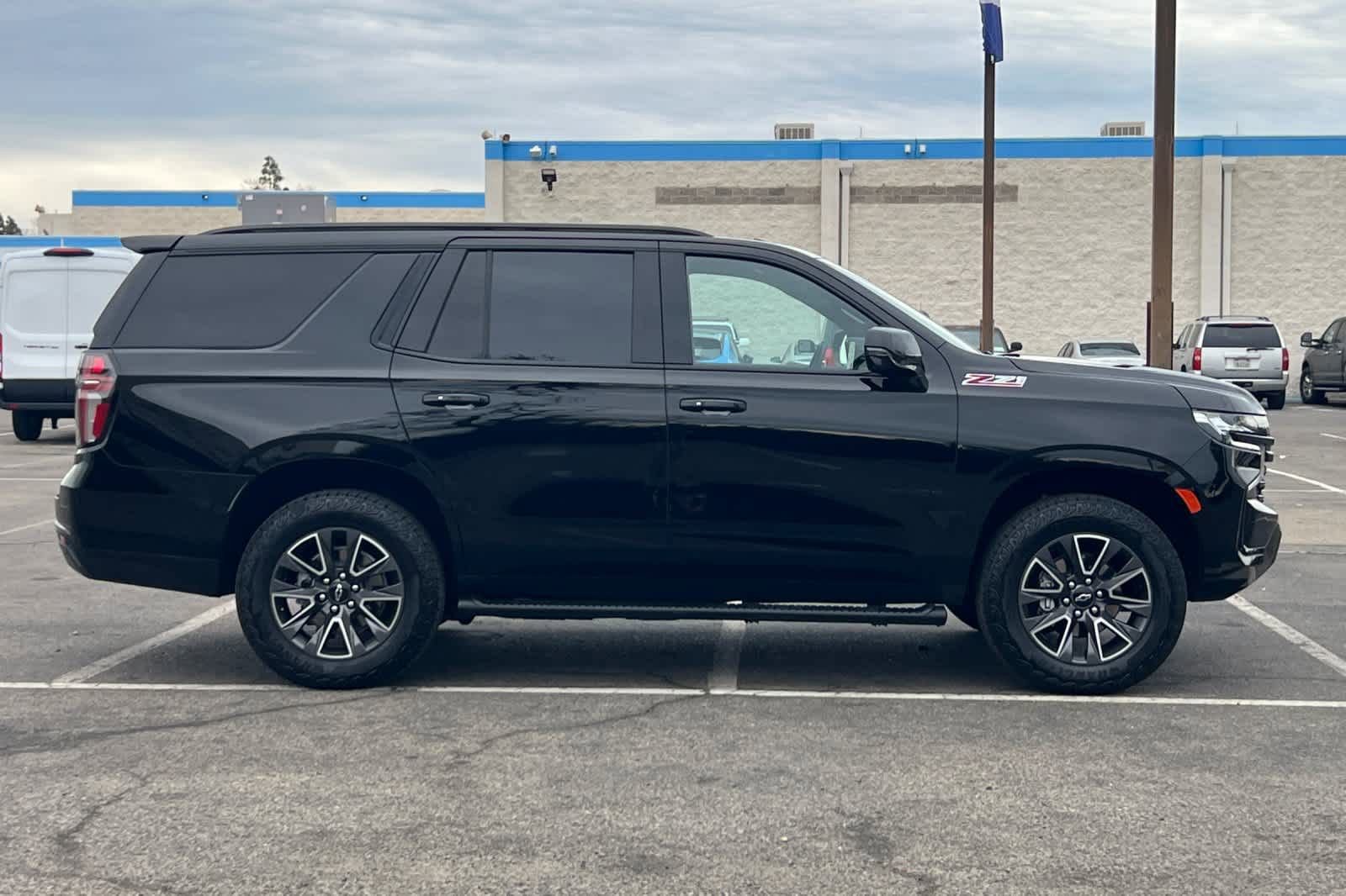 Used 2024 Chevrolet Tahoe Z71 w/ Luxury Package image 6