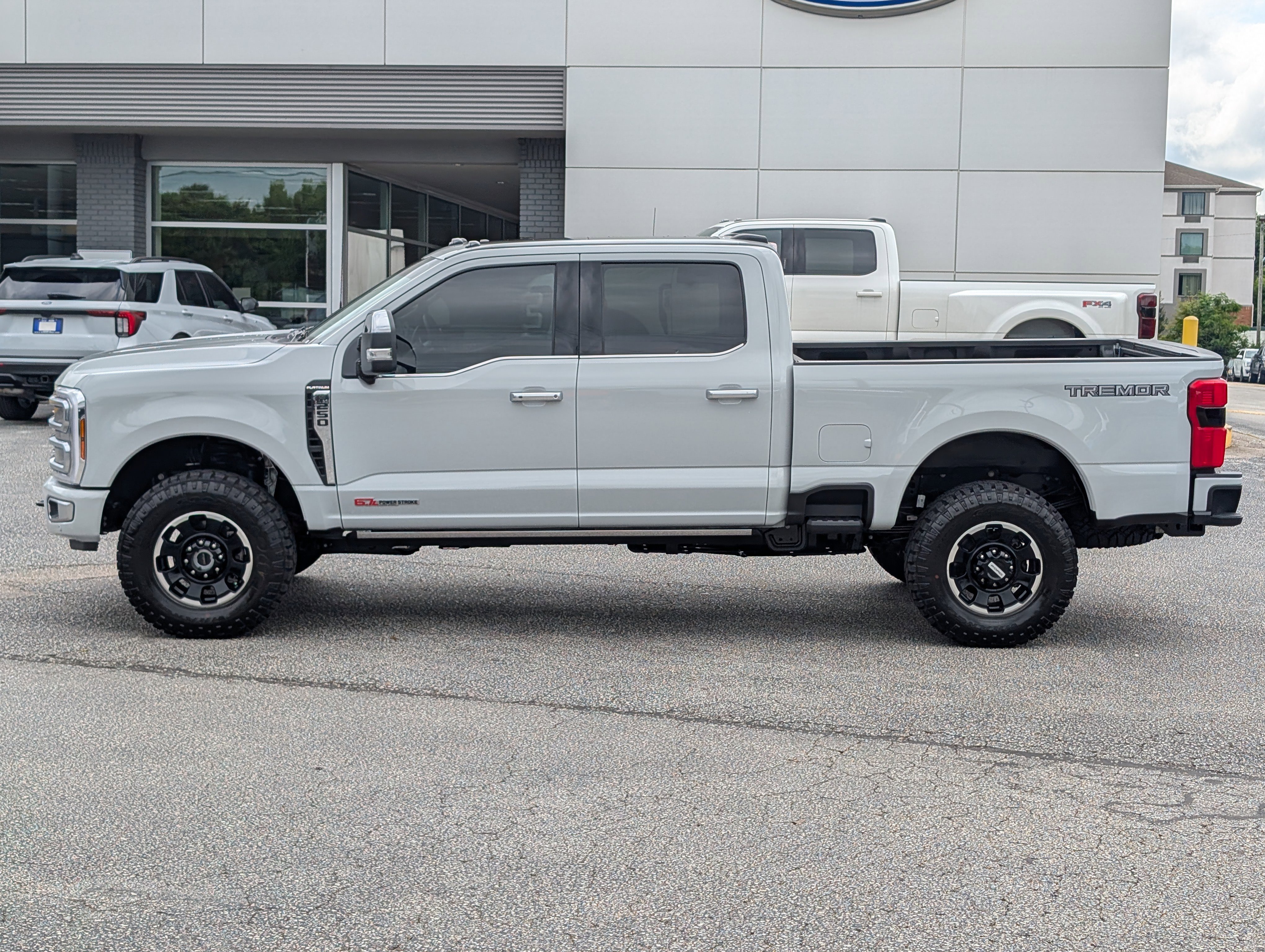 Certified 2026 Ford F250 Platinum w/ Platinum Plus Package AWD/4WD image 14