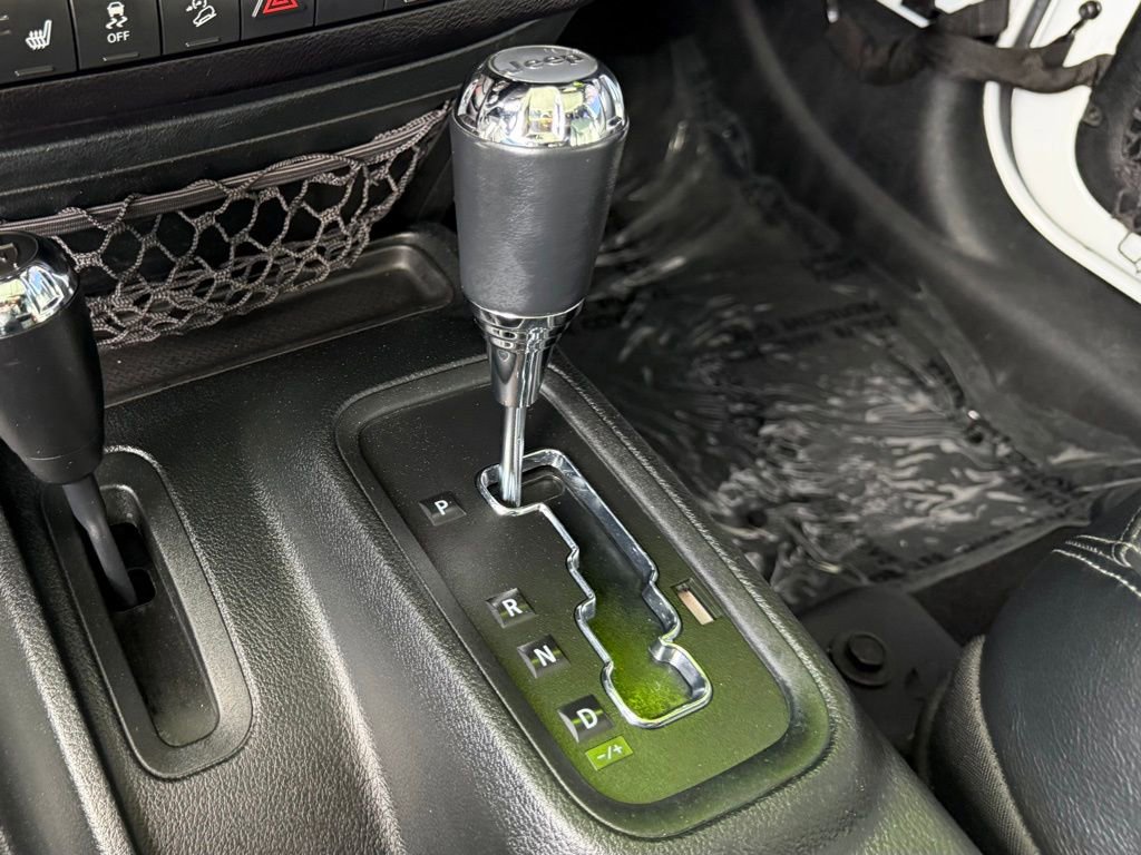 Used 2018 Jeep Wrangler Unlimited Sahara image 26