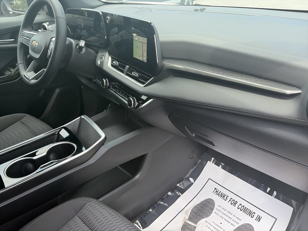 Used 2025 Chevrolet Equinox LT FWD image 30