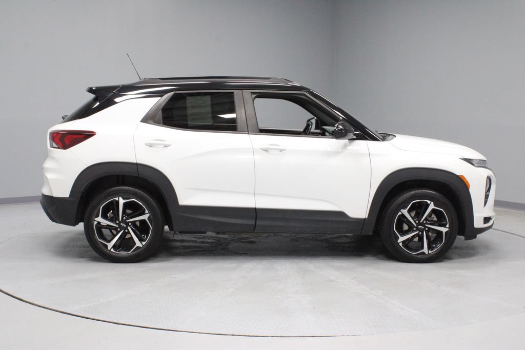 Used 2021 Chevrolet TrailBlazer RS w/ Sun and Liftgate Package AWD/4WD image 12