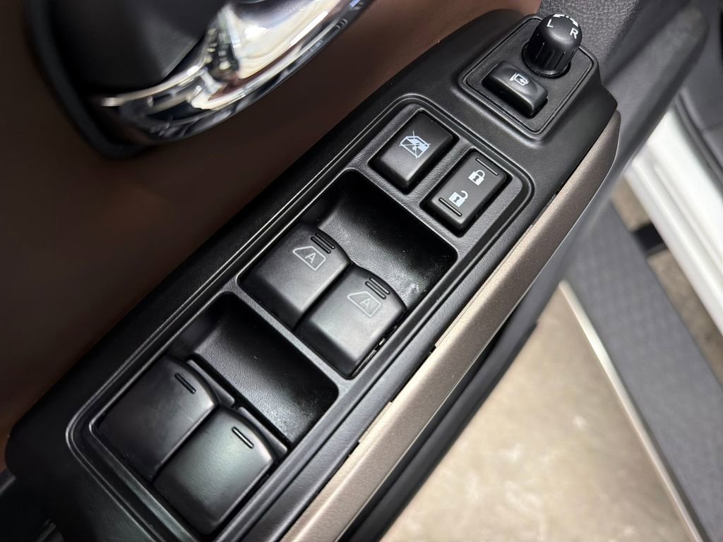 Used 2024 Nissan Titan Platinum Reserve w/ Moonroof Package AWD/4WD image 18