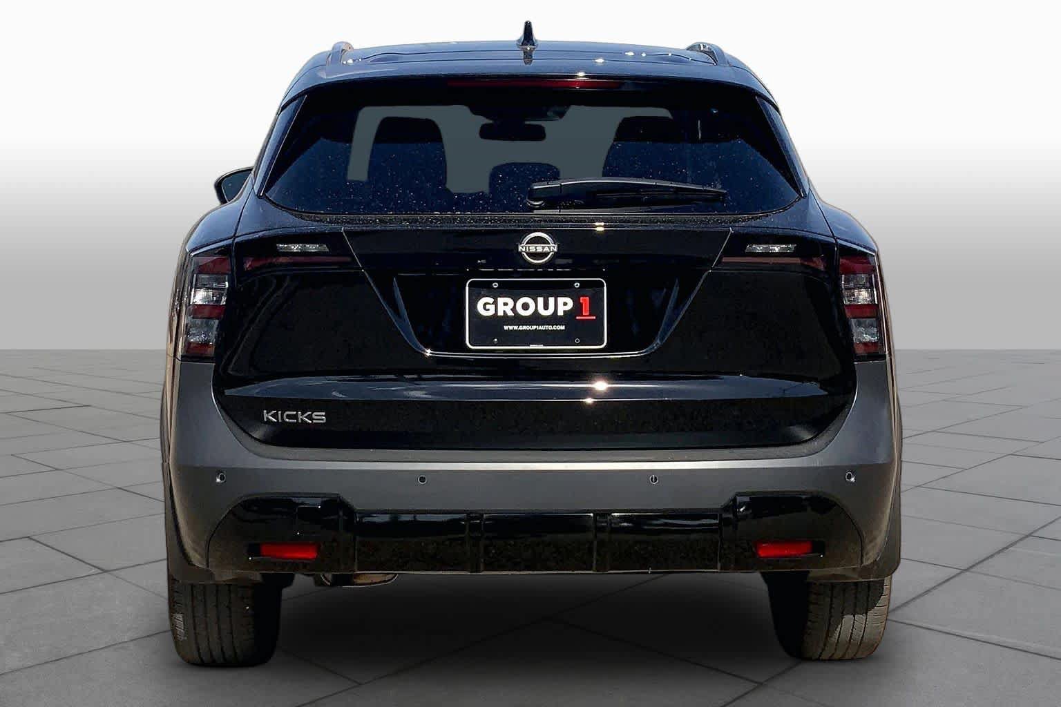 Used 2025 Nissan Kicks SV w/ SV Premium Package FWD image 5