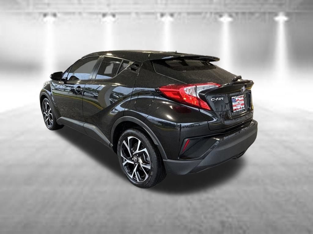 Used 2019 Toyota C-HR XLE FWD image 6