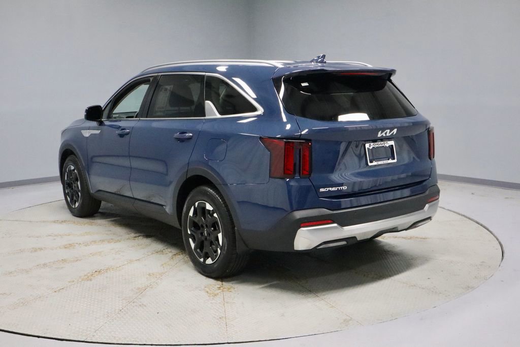 Used 2025 Kia Sorento S FWD image 3