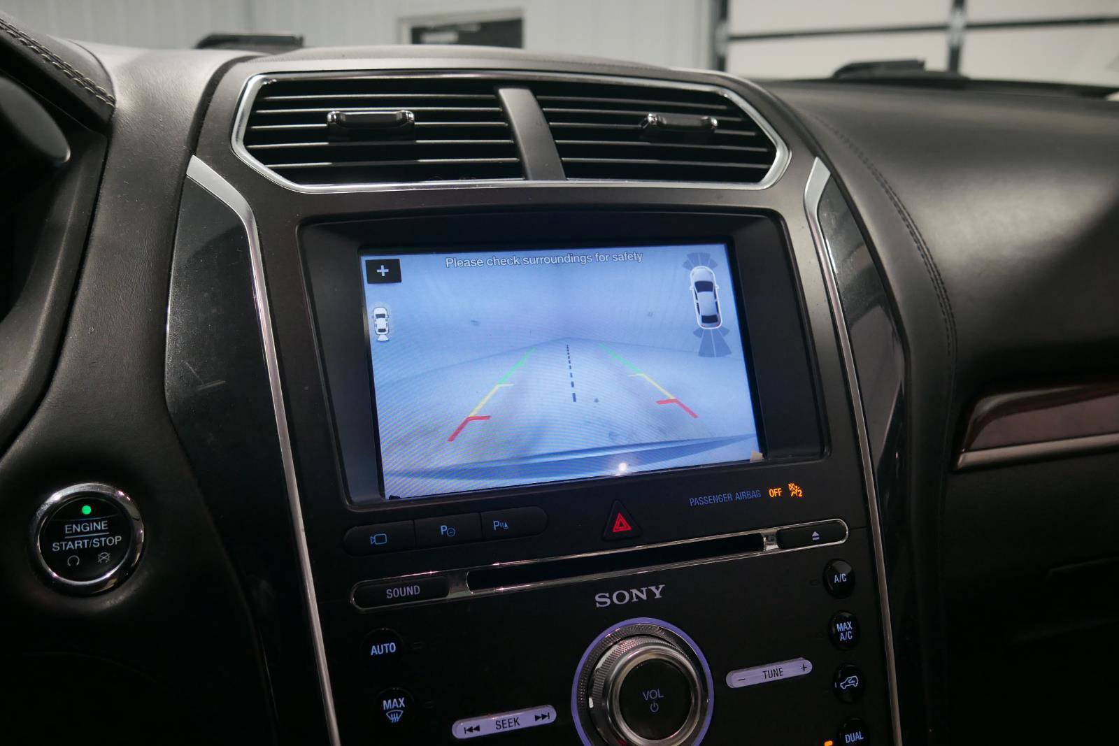 Certified 2018 Ford Explorer Platinum image 23