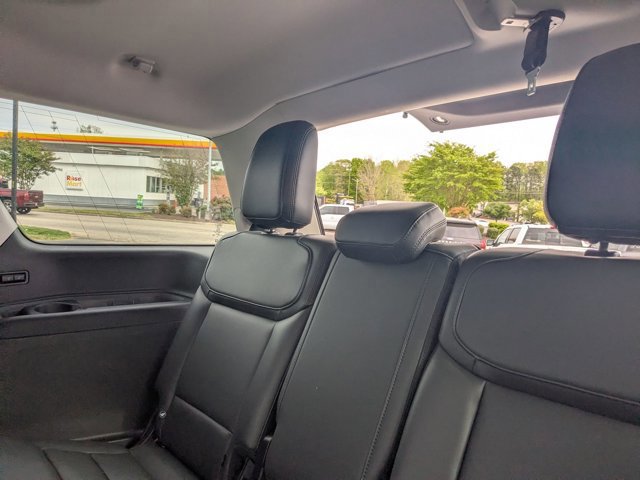 Certified 2025 Ford Expedition Active image 30