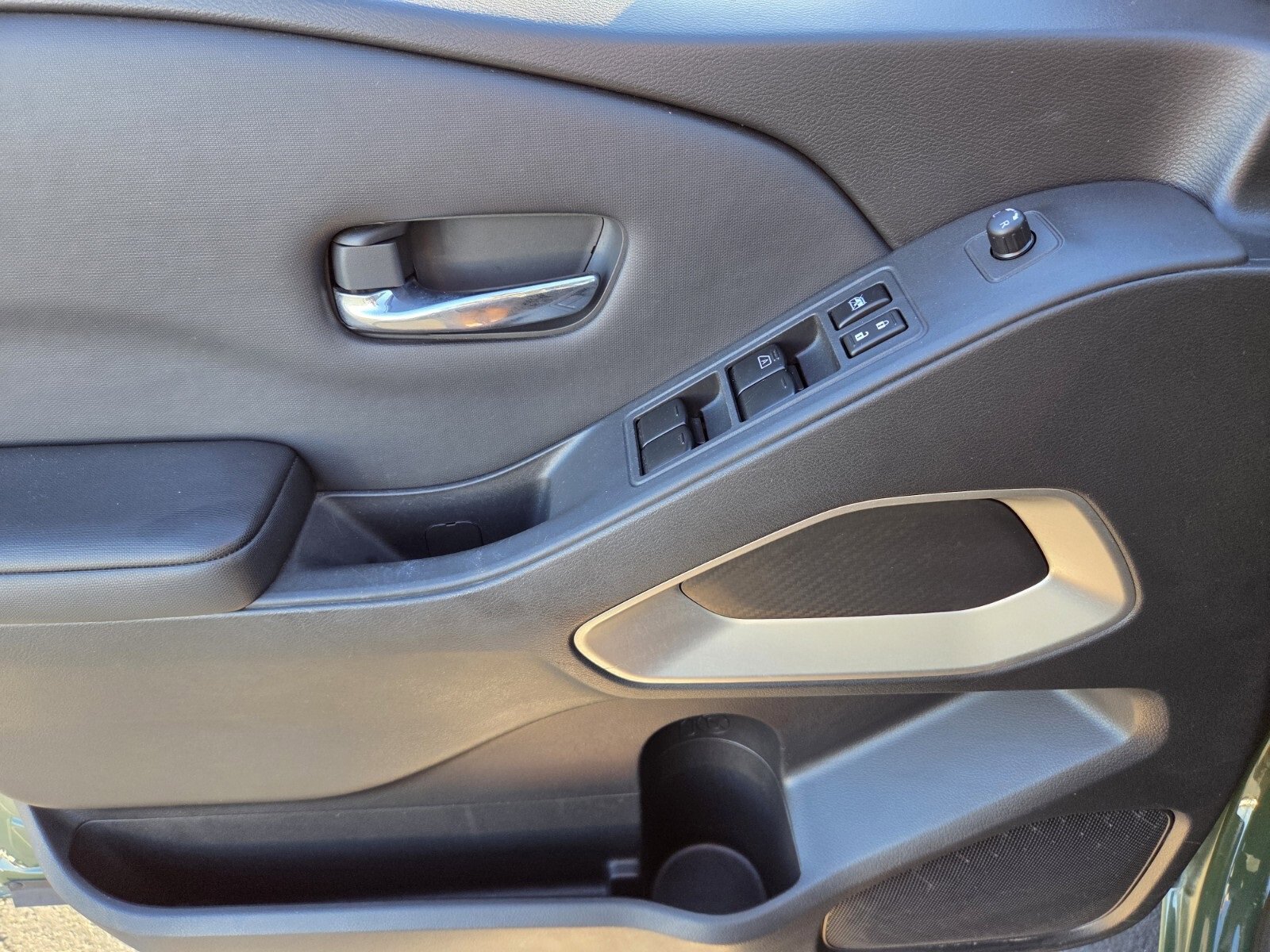 Used 2022 Nissan Frontier SV image 17