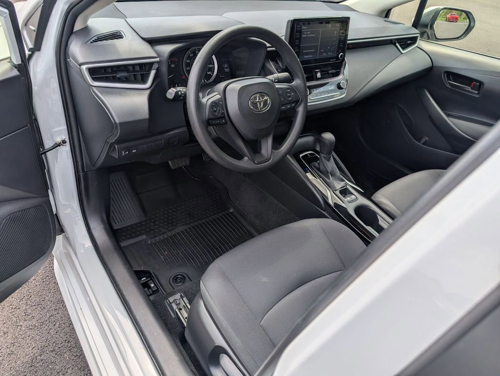 Used 2022 Toyota Corolla LE w/ LE Premium Package FWD image 10