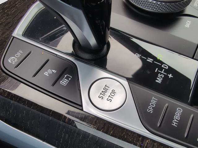 Used 2021 BMW 330e xDrive w/ Premium Package AWD/4WD image 13