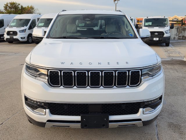 Used 2022 Jeep Wagoneer Series III w/ Flexible Seating Group AWD/4WD image 2