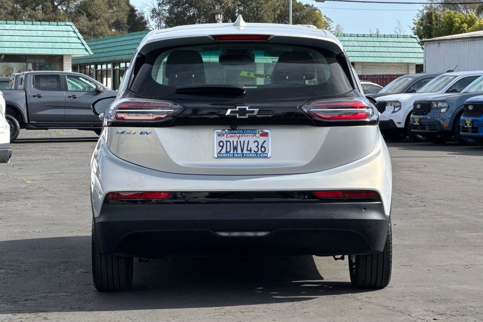 Used 2023 Chevrolet Bolt LT image 4