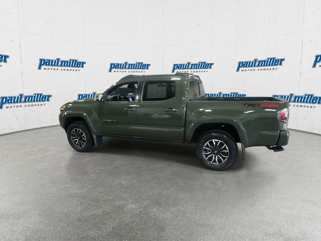 Used 2022 Toyota Tacoma TRD Sport w/ TRD Premium Sport Package AWD/4WD image 8